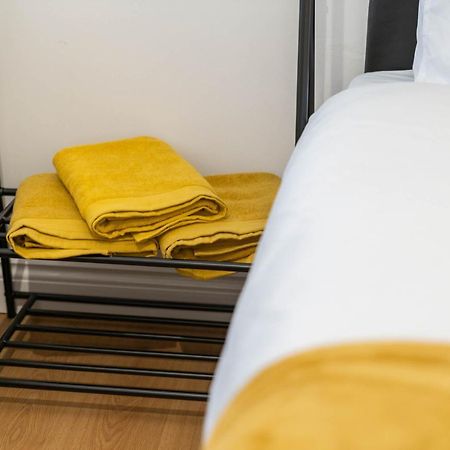 Two Bedroom Apartment-One Choice Stays- Jewellery Quarter Бирмингам Екстериор снимка