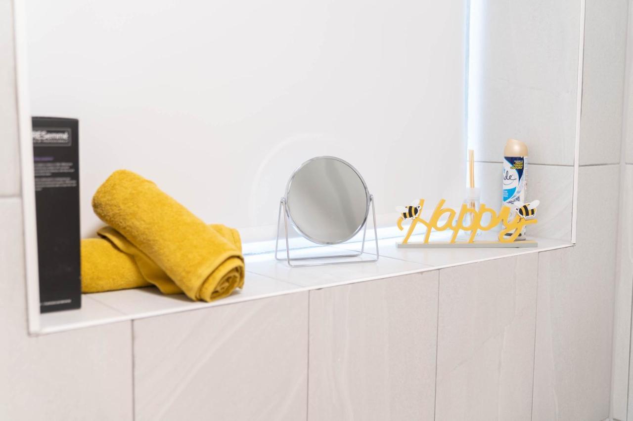 Two Bedroom Apartment-One Choice Stays- Jewellery Quarter Бирмингам Екстериор снимка