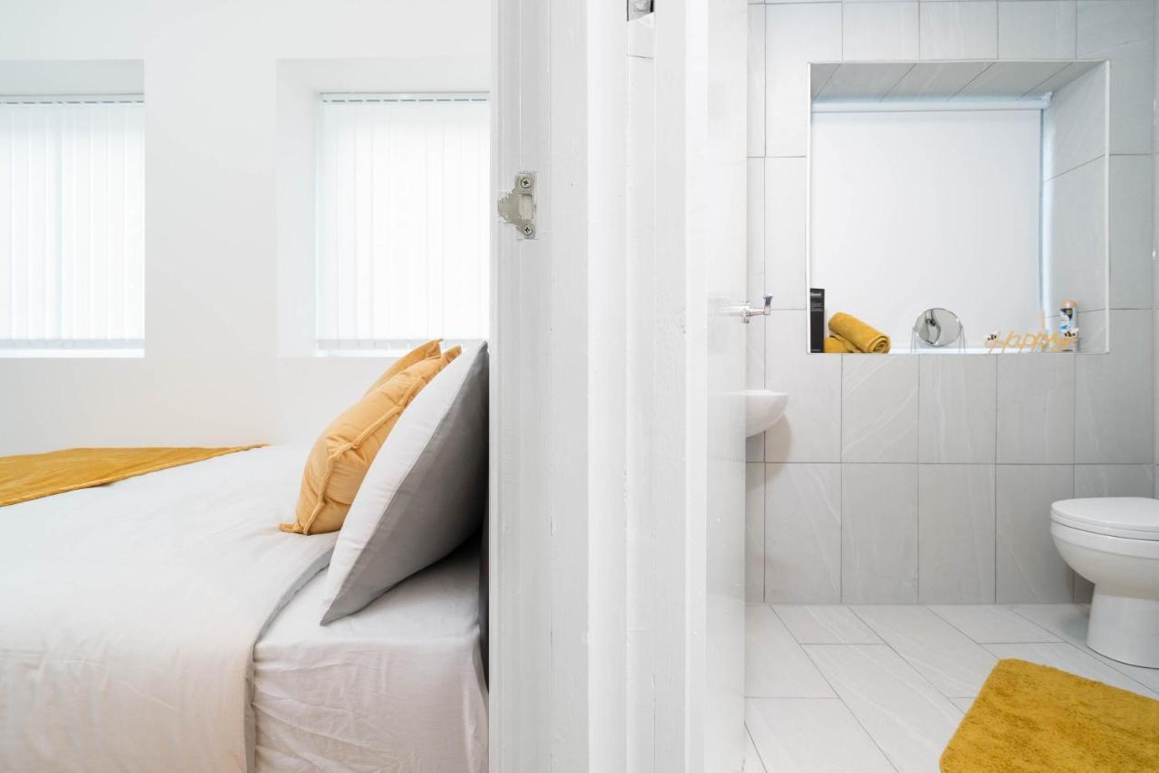 Two Bedroom Apartment-One Choice Stays- Jewellery Quarter Бирмингам Екстериор снимка