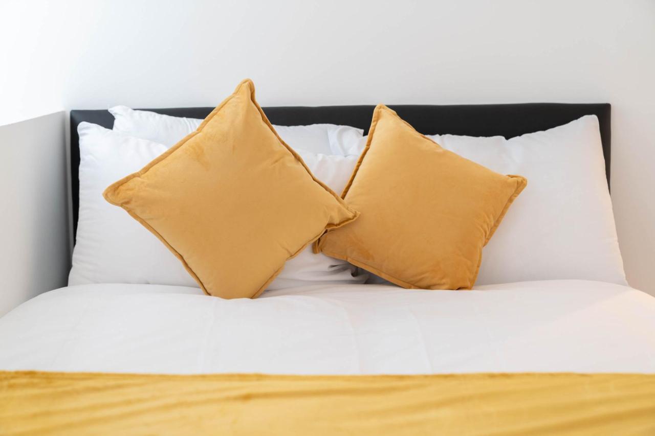 Two Bedroom Apartment-One Choice Stays- Jewellery Quarter Бирмингам Екстериор снимка