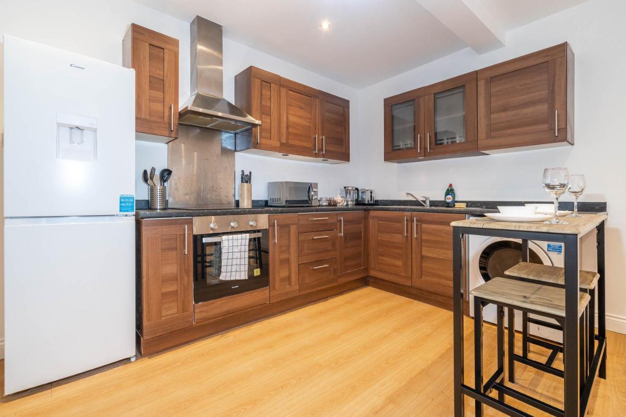 Two Bedroom Apartment-One Choice Stays- Jewellery Quarter Бирмингам Екстериор снимка