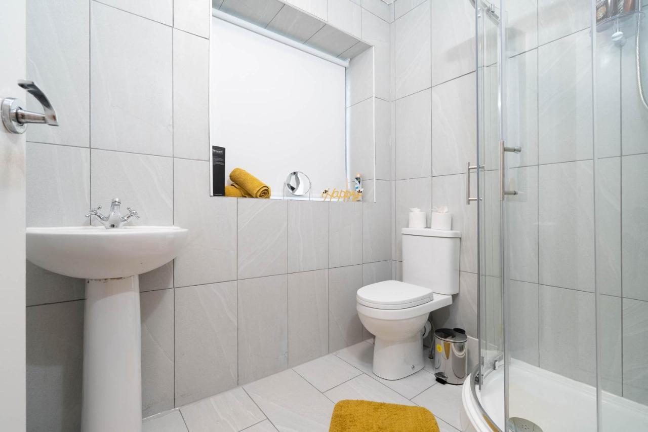 Two Bedroom Apartment-One Choice Stays- Jewellery Quarter Бирмингам Екстериор снимка