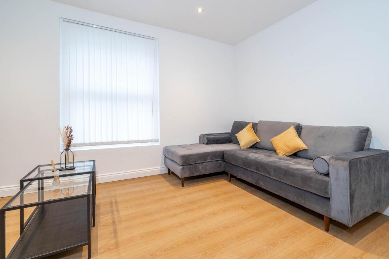 Two Bedroom Apartment-One Choice Stays- Jewellery Quarter Бирмингам Екстериор снимка